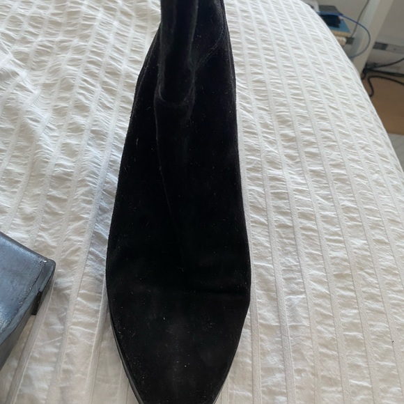 Fabulous LK Bennett suede boot - Picture 1 of 4